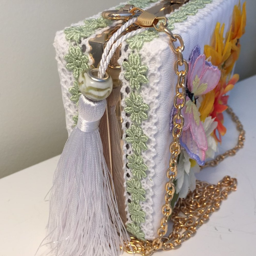 Handbag - Picture 3 of 5